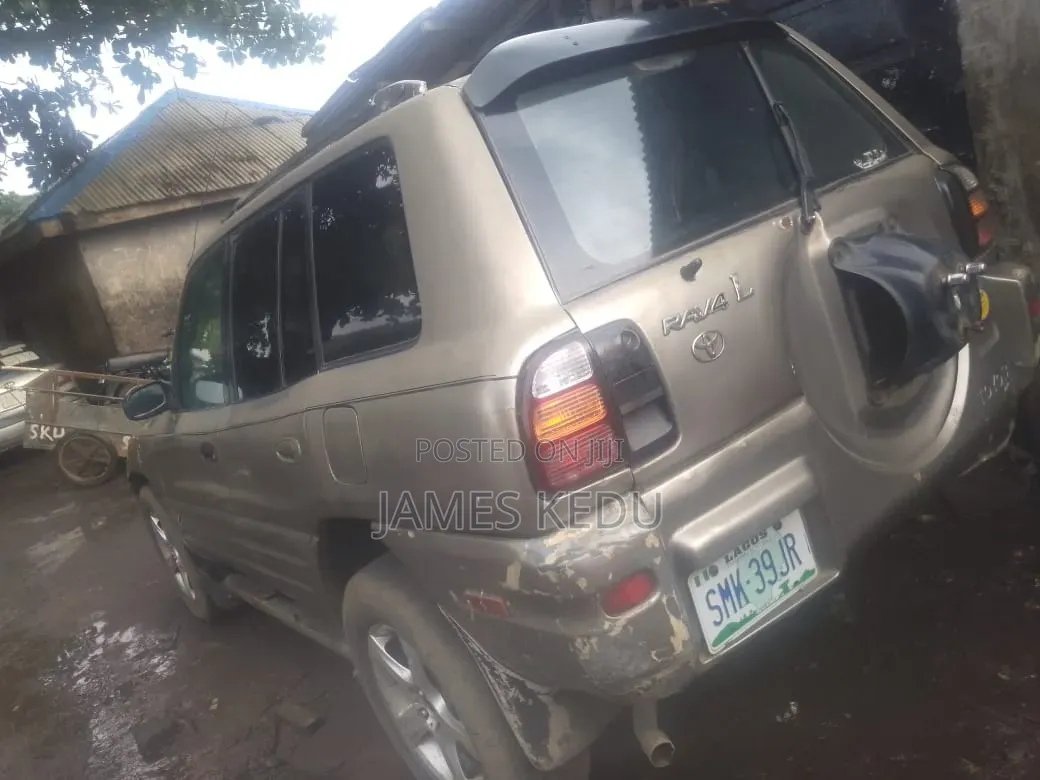 Toyota RAV4 2001 Gray
