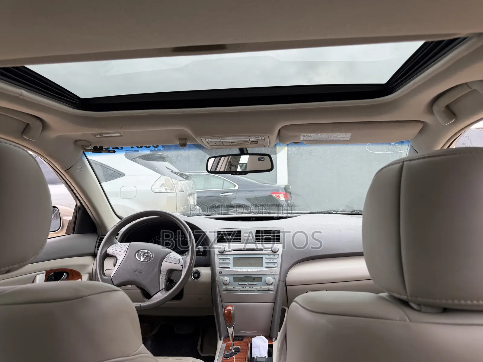 Toyota Camry XLE V6 4dr Sedan (3.5L 6cyl 6AM) 2009 Gold