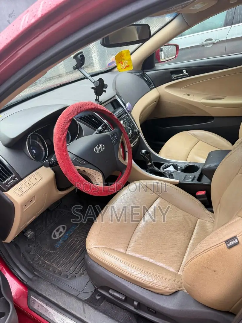 Hyundai Sonata Limited Sedan FWD (2.4L 4cyl 6A) 2011 Red