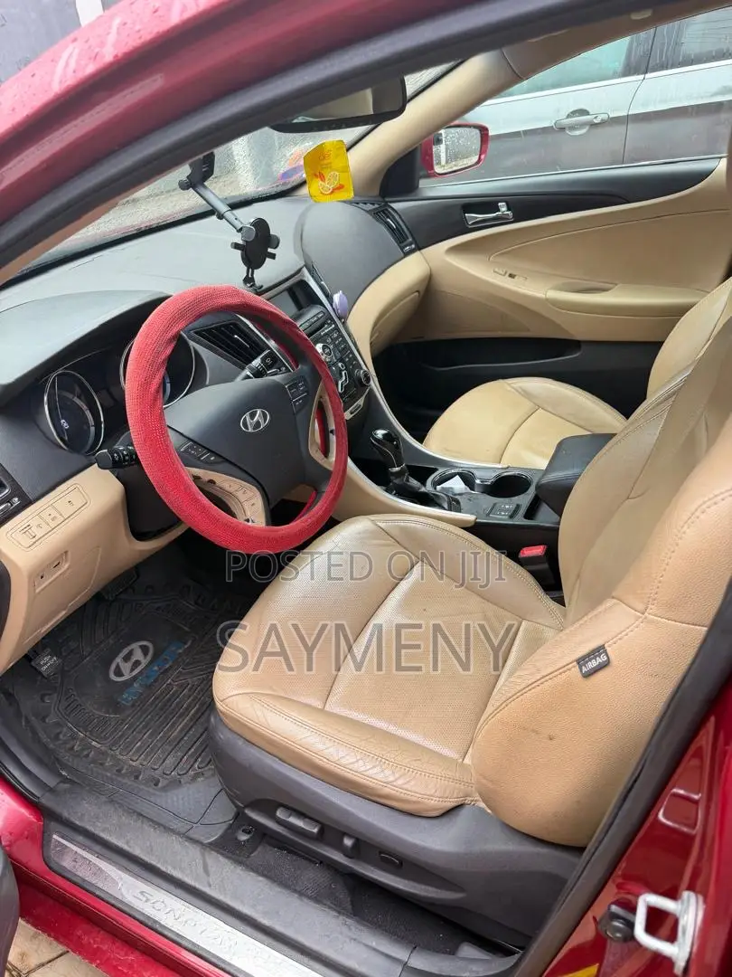Hyundai Sonata Limited Sedan FWD (2.4L 4cyl 6A) 2011 Red