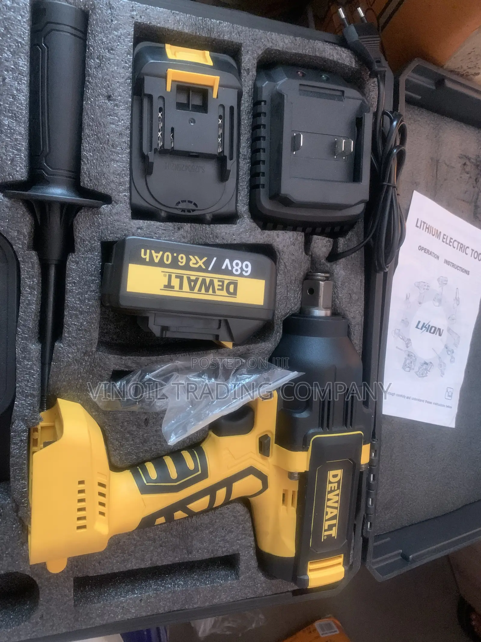 Cordless Impact Wrench Kit