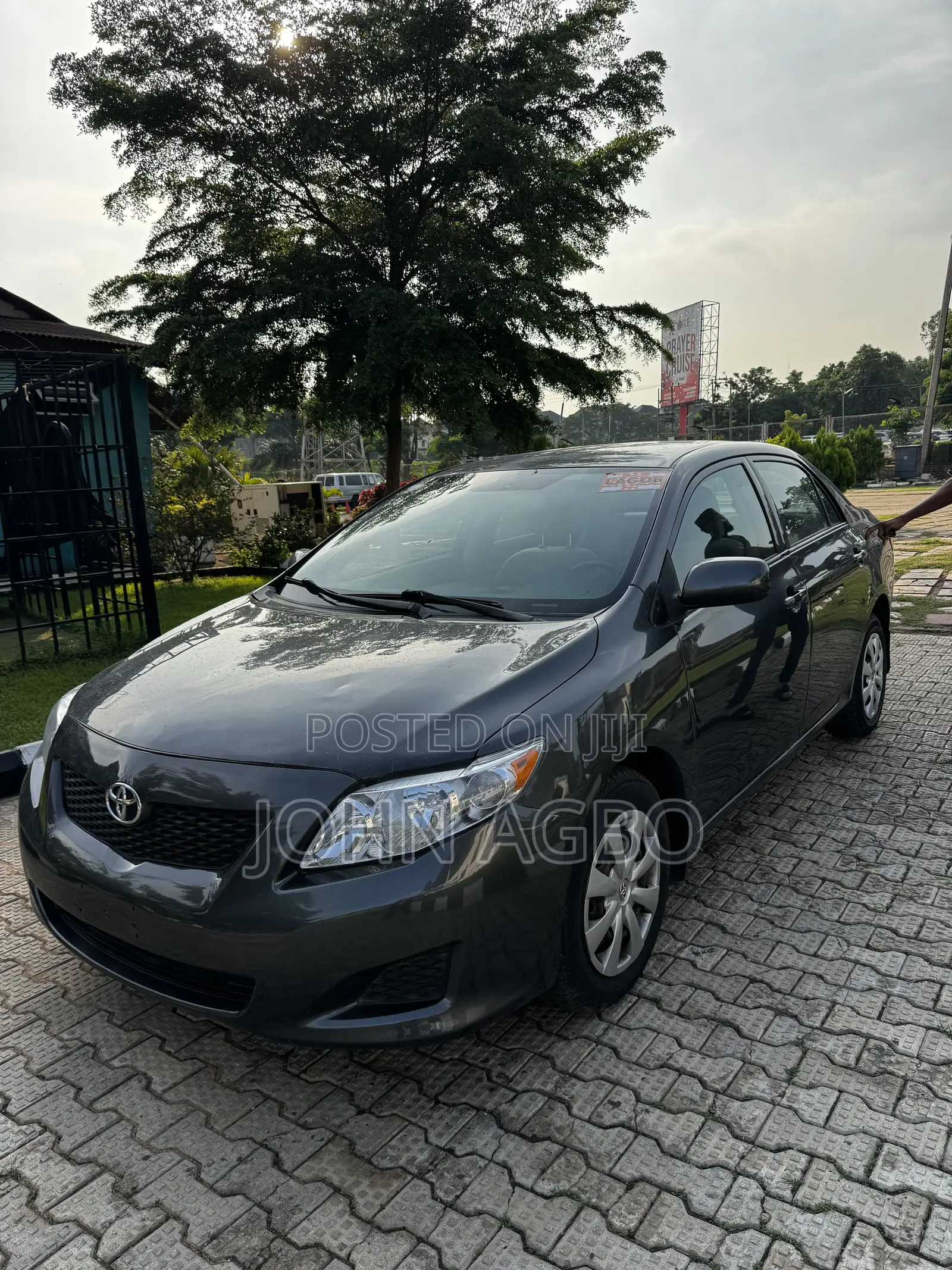 Toyota Corolla LE 4dr Sedan (1.8L 4cyl 4A) 2010 Gray