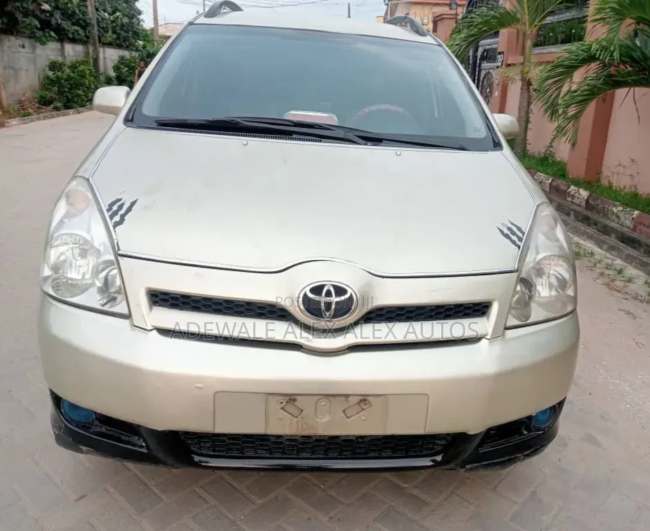 Toyota Corolla 2004 Gold