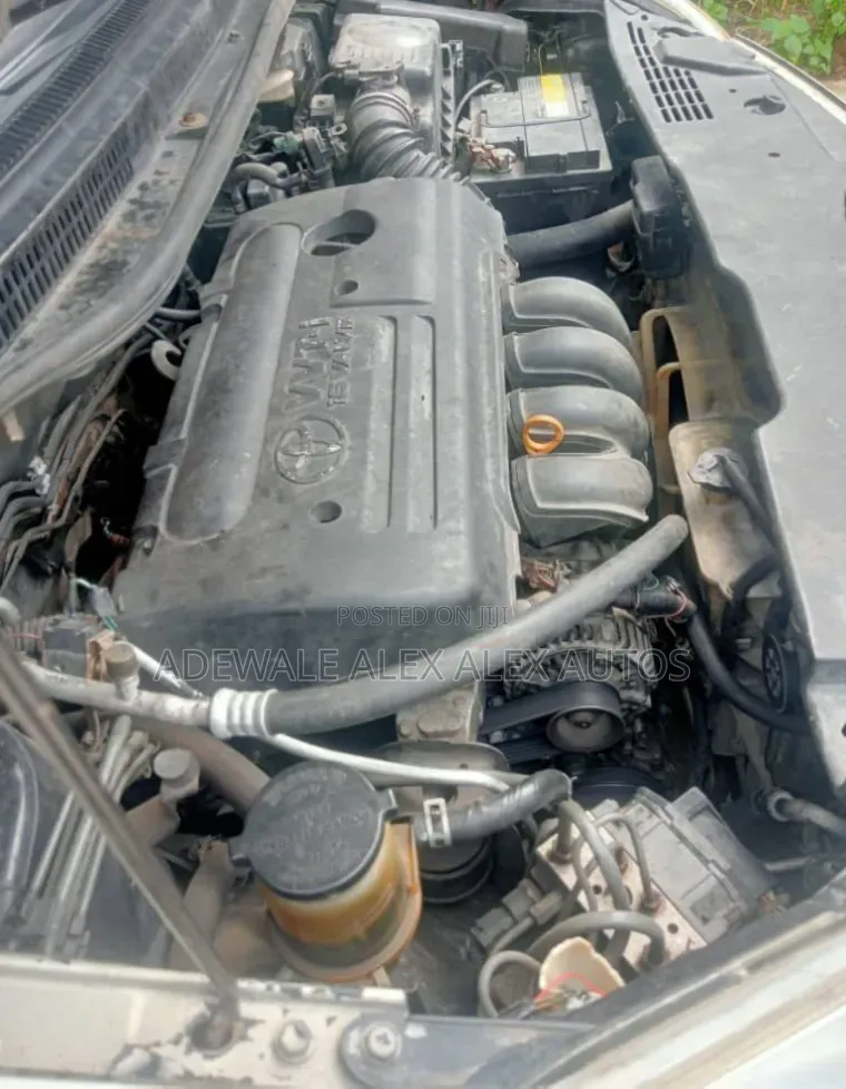 Toyota Corolla 2004 Gold