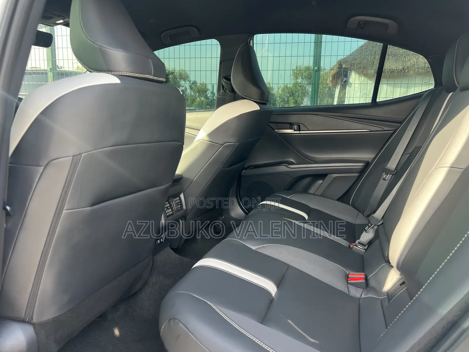 Toyota Camry SE 2025 White