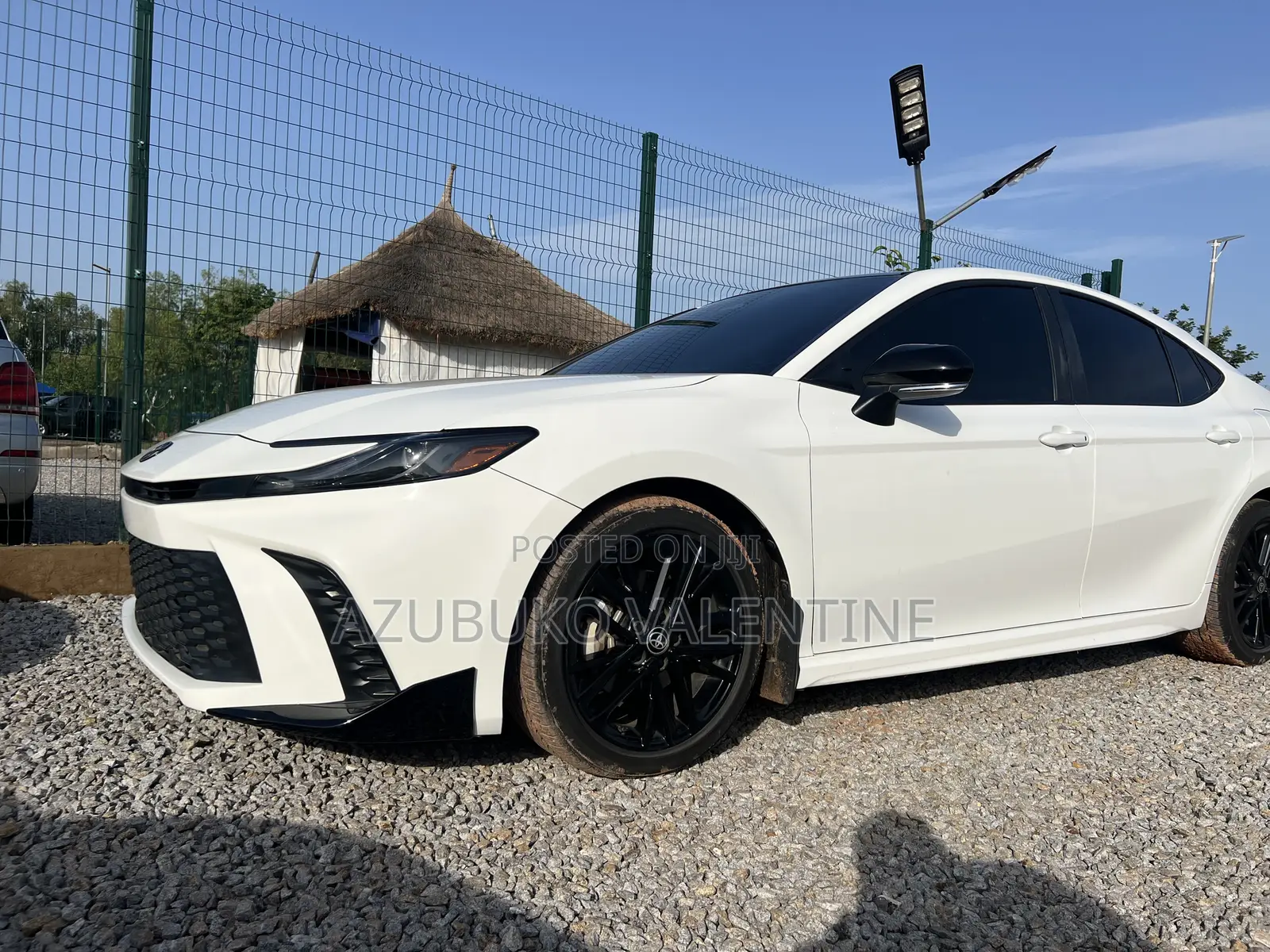 Toyota Camry SE 2025 White