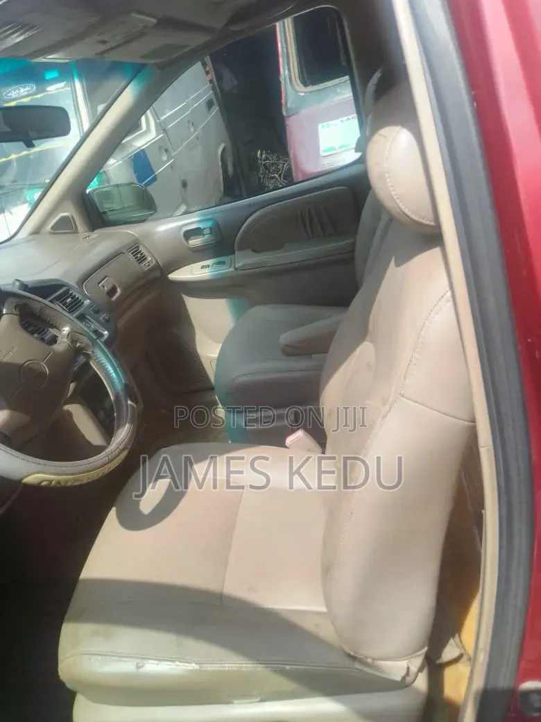 Toyota Sienna 2003 Red