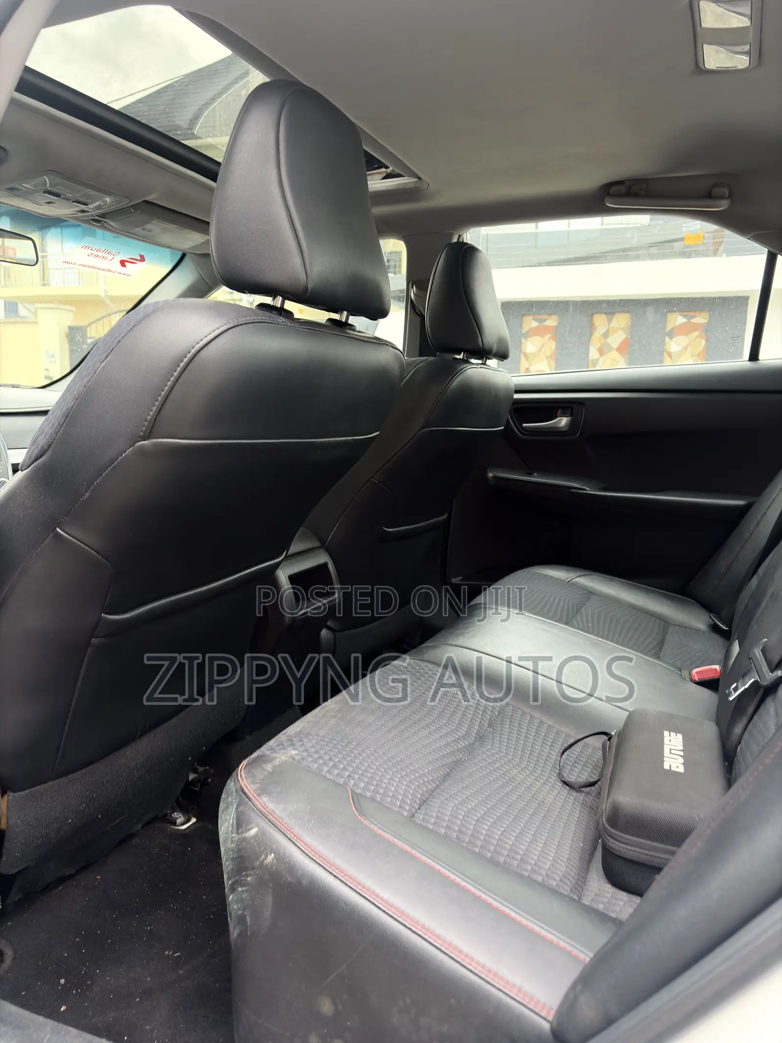 Toyota Camry SE 4dr Sedan (2.5L 4cyl 6A) 2015 White