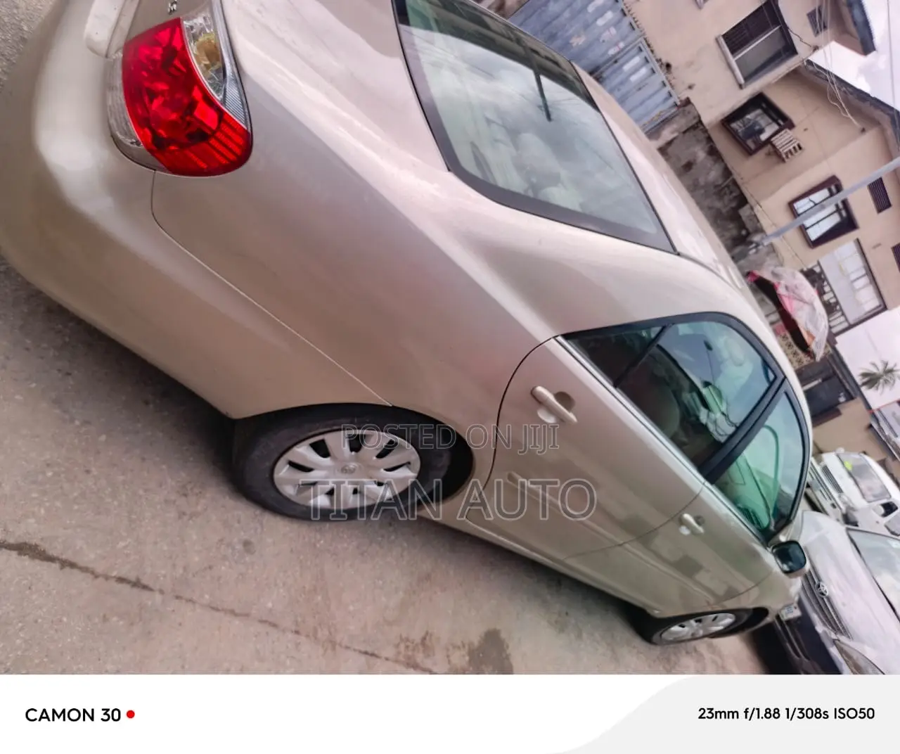 Toyota Camry LE 4dr Sedan (2.4L 4cyl 5A) 2005 Beige