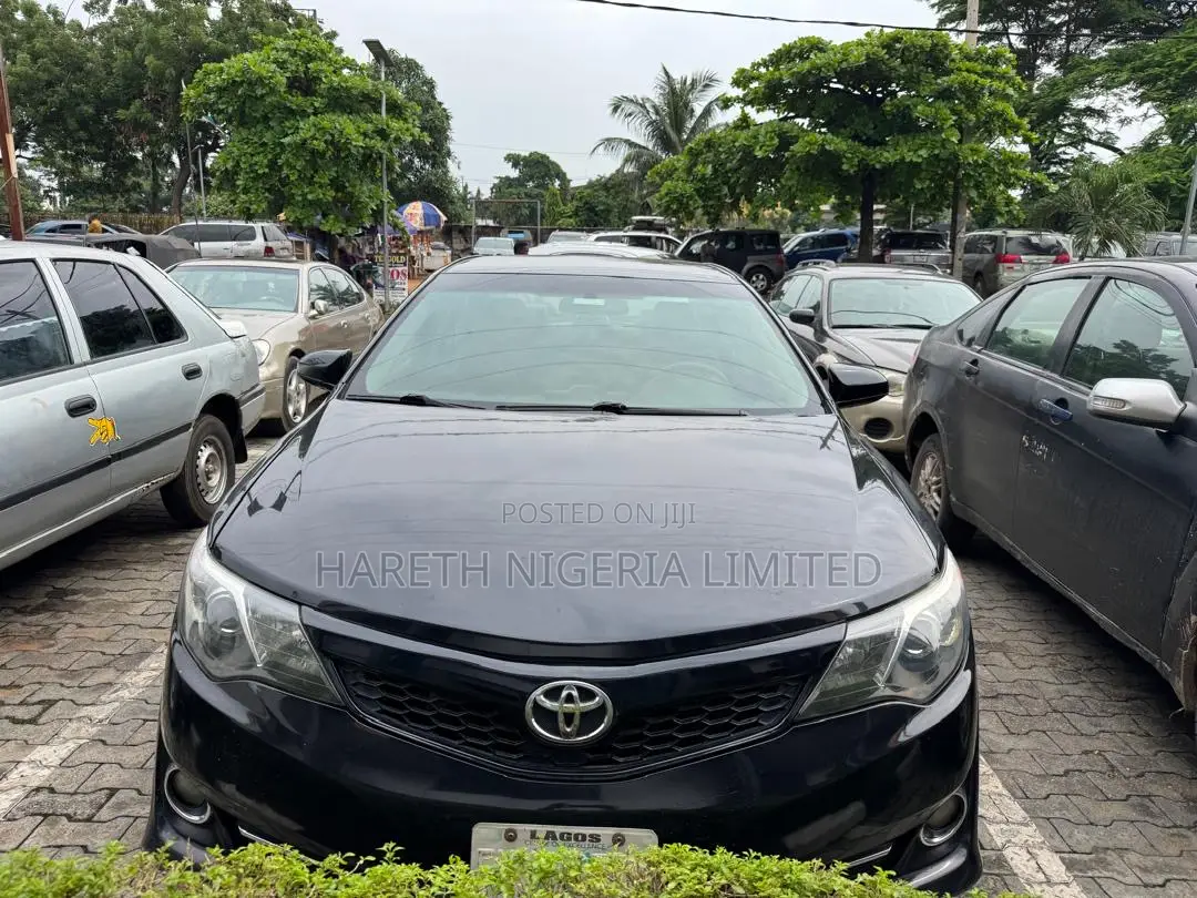 Toyota Camry SE 4dr Sedan (2.5L 4cyl 6A) 2014 Black