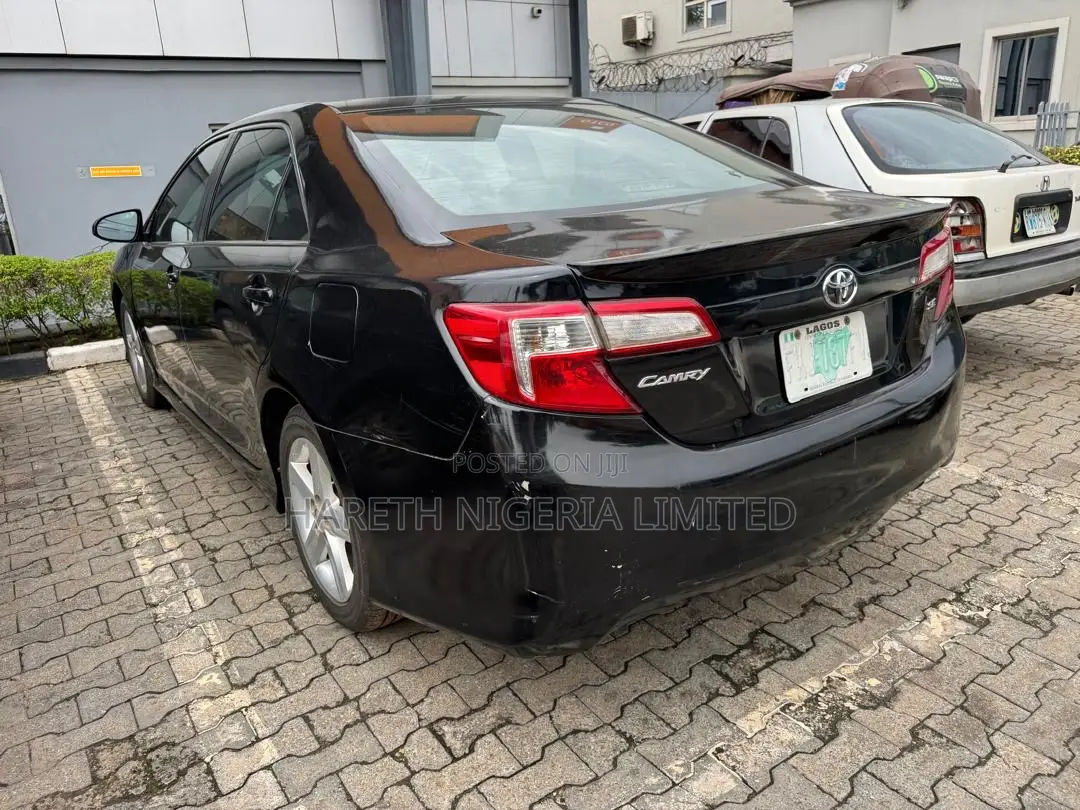 Toyota Camry SE 4dr Sedan (2.5L 4cyl 6A) 2014 Black