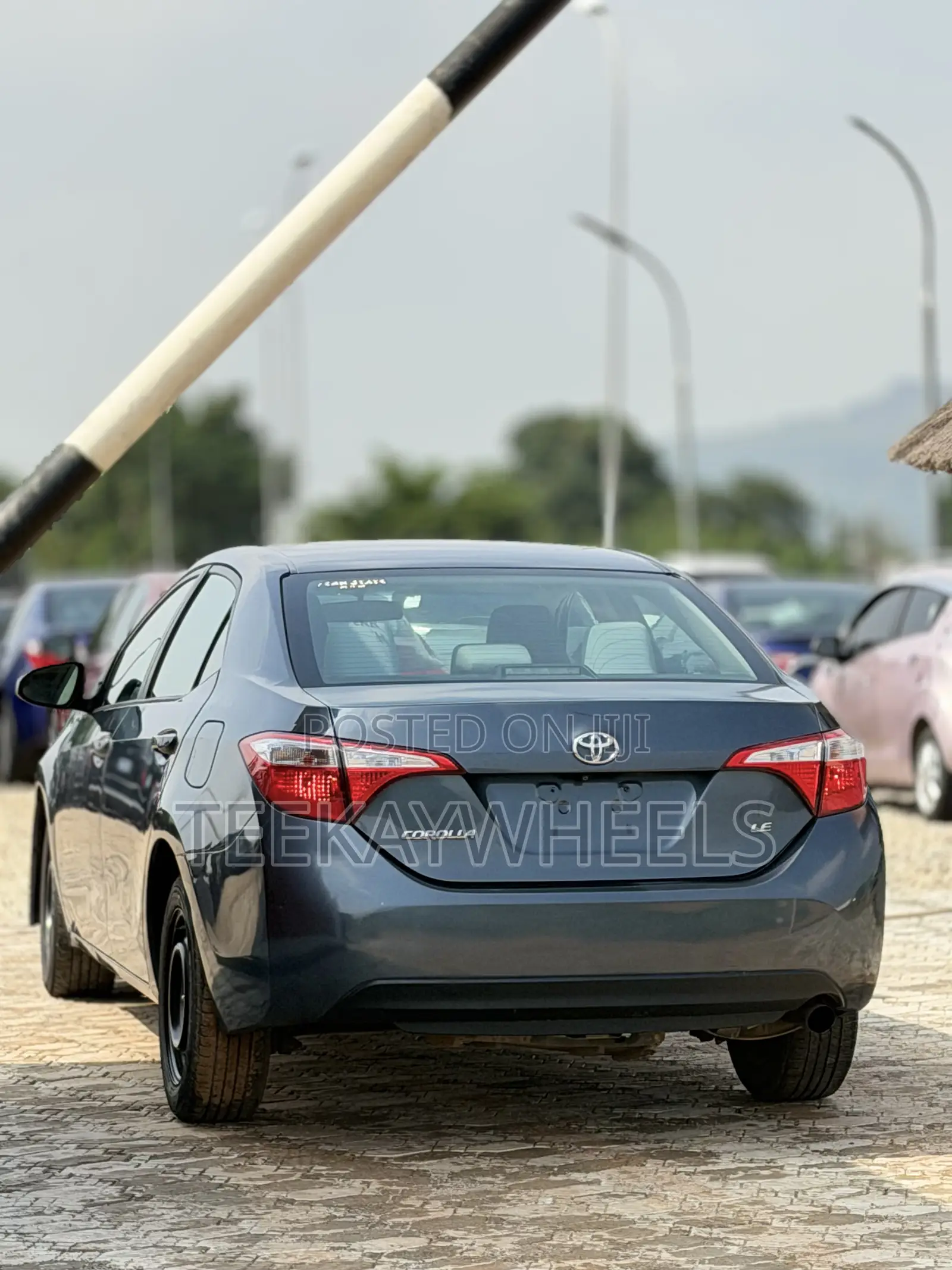 Toyota Corolla LE 4dr Sedan (1.8L 4cyl CVT) 2016 Gray