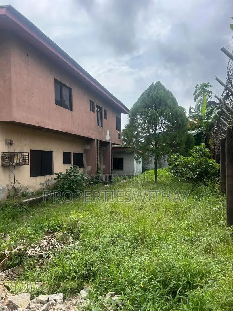 4bdrm Duplex in Nwakpa Close, Obio-Akpor for sale
