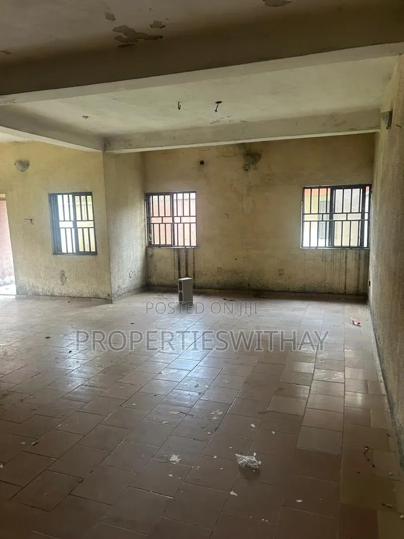 4bdrm Duplex in Nwakpa Close, Obio-Akpor for sale