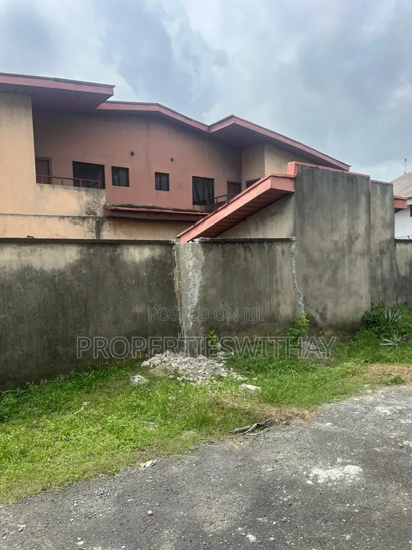 4bdrm Duplex in Nwakpa Close, Obio-Akpor for sale