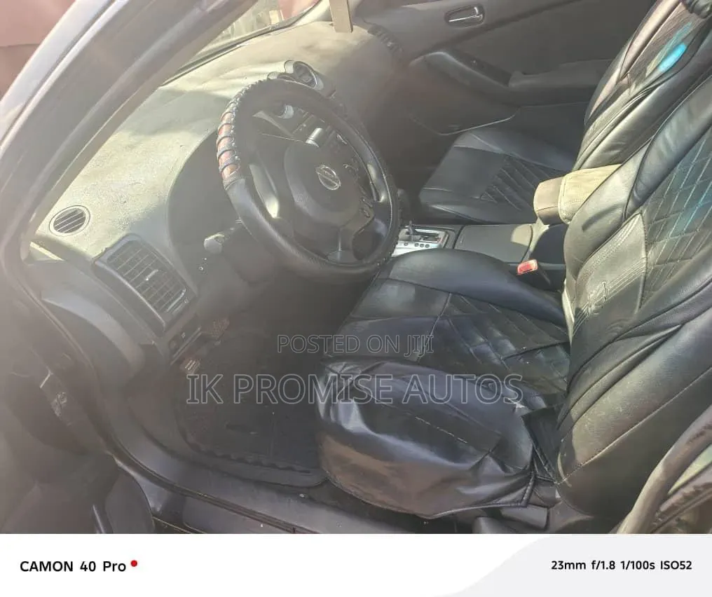Nissan Altima 2010 Black