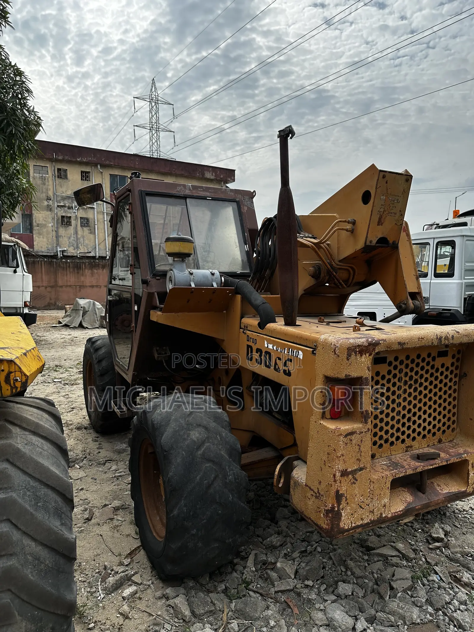 Foreign Used Heavy Duty 4x4 Fdi-Sambron Telescopic Forklift