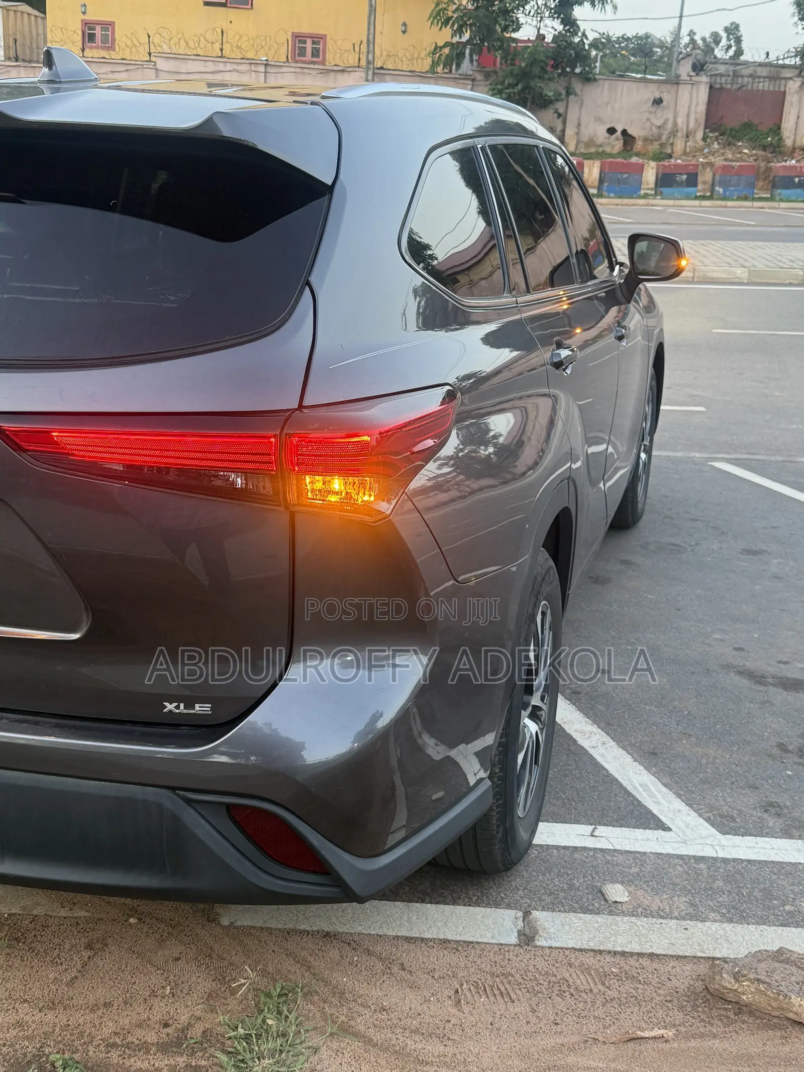 Toyota Highlander XLE 2021 Gray