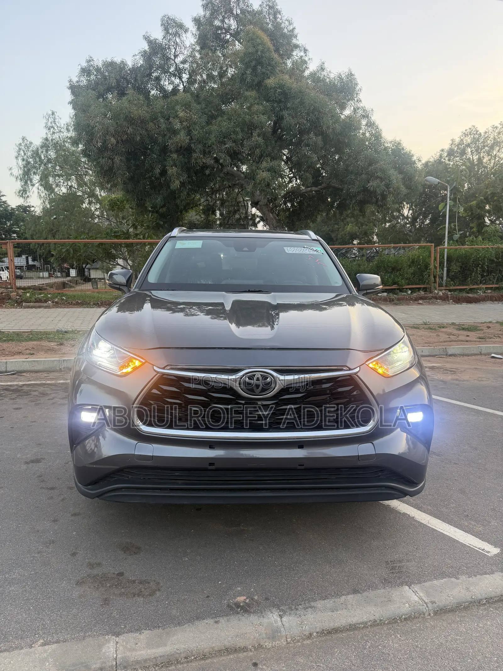 Toyota Highlander XLE 2021 Gray