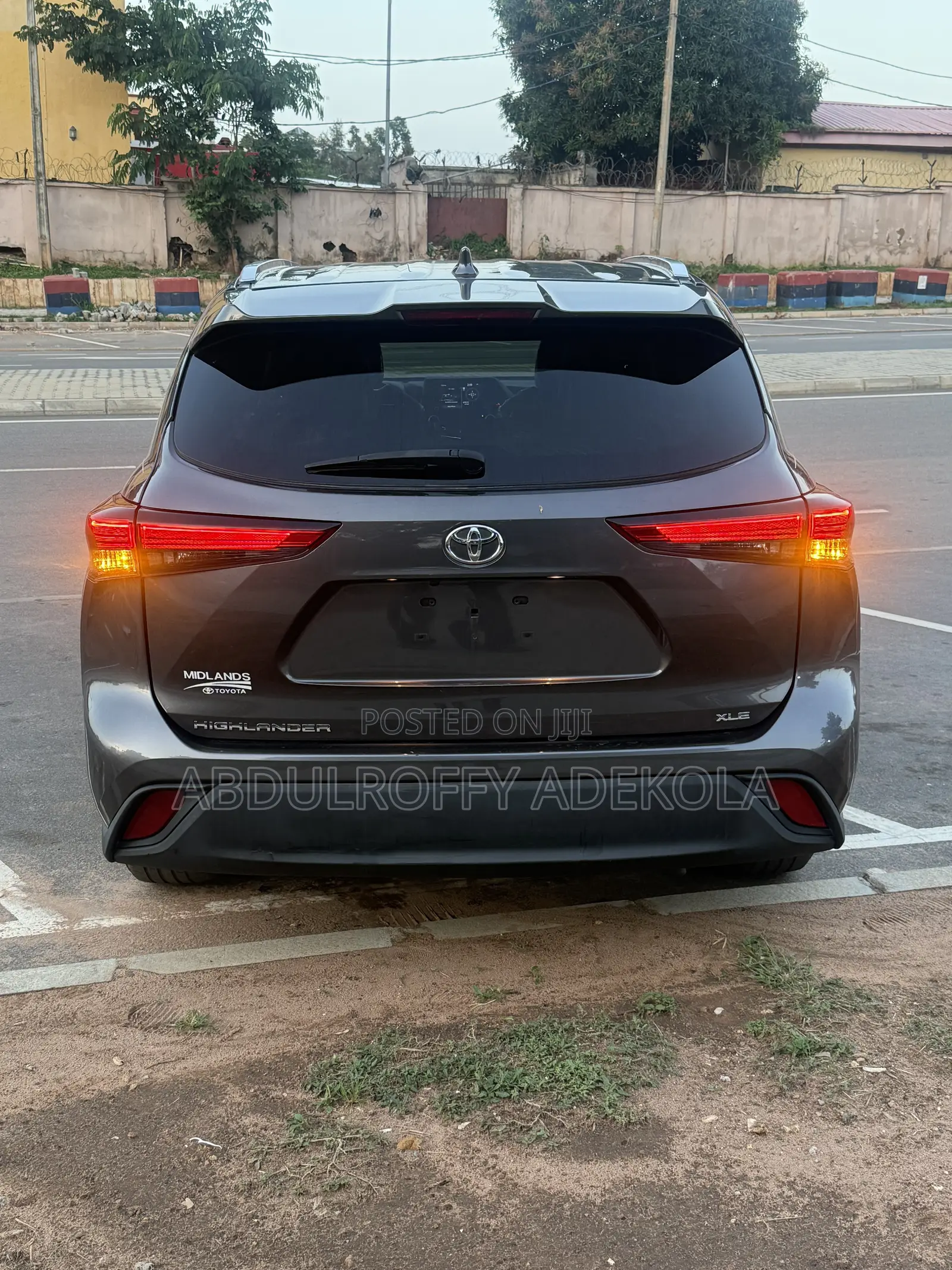 Toyota Highlander XLE 2021 Gray