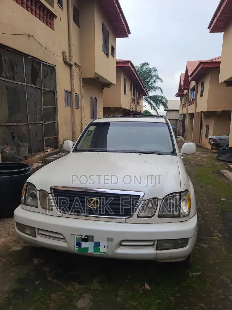 Lexus LX 470 AWD 2005 White