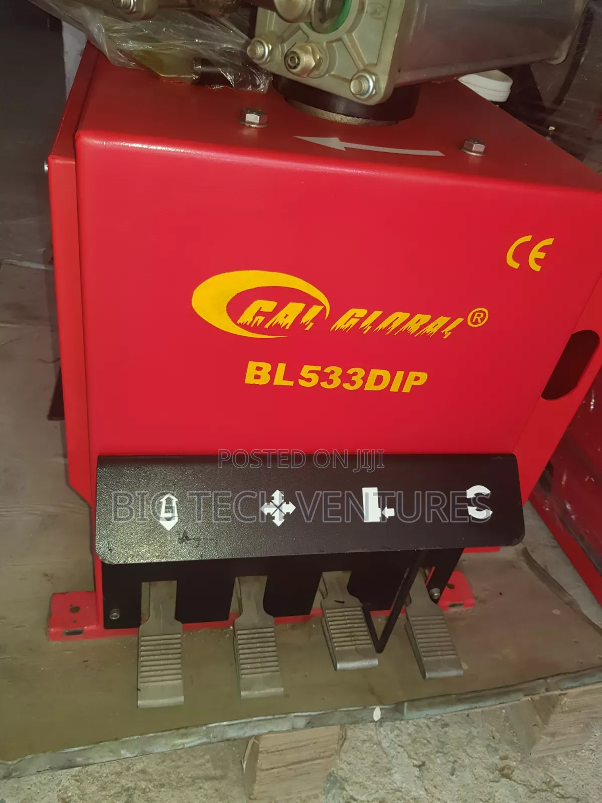 Appears To Be A Gal Glorai C366 Wheel Balancer, A Machine Designed