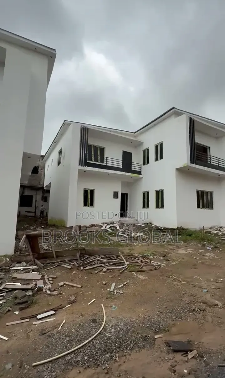 4bdrm Duplex in Apo Resettlement for sale
