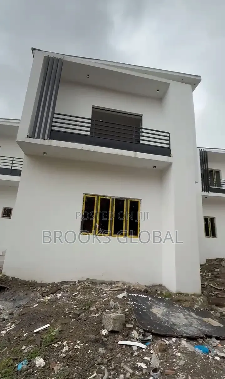 4bdrm Duplex in Apo Resettlement for sale