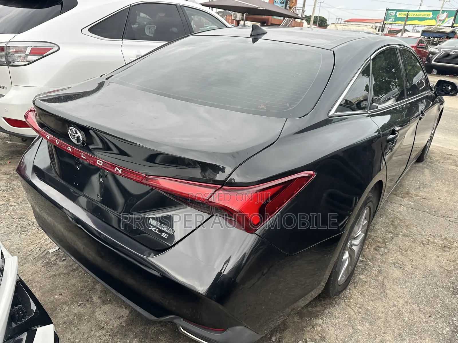 Toyota Avalon XLE 2020 Black
