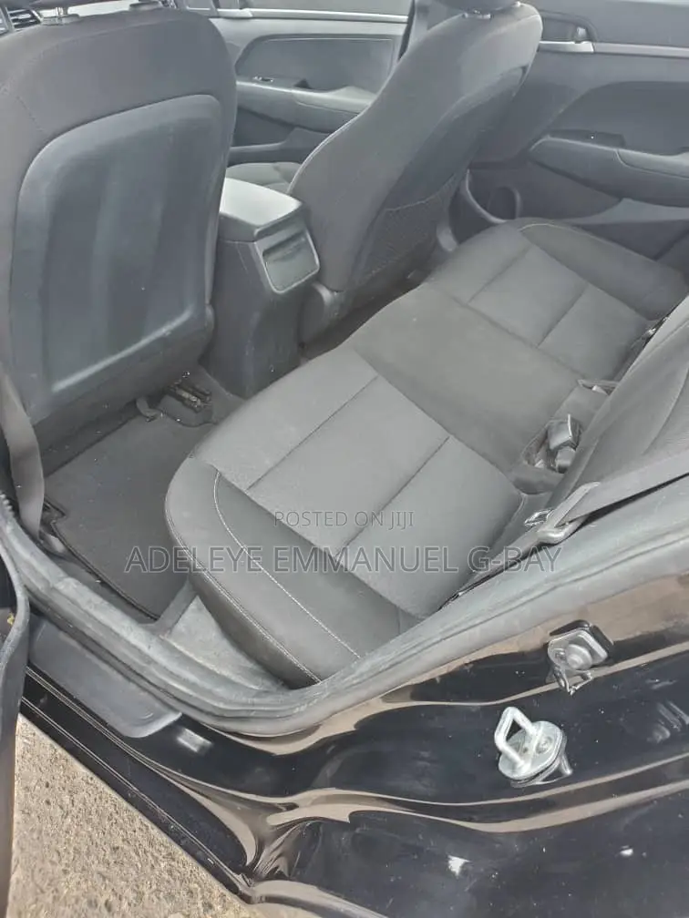 Hyundai Elantra 2018 Black