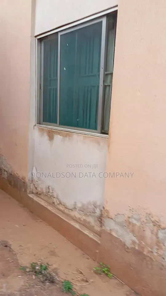 3bdrm Bungalow in Agbado for sale