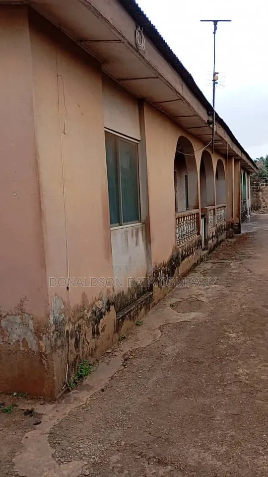 3bdrm Bungalow in Agbado for sale