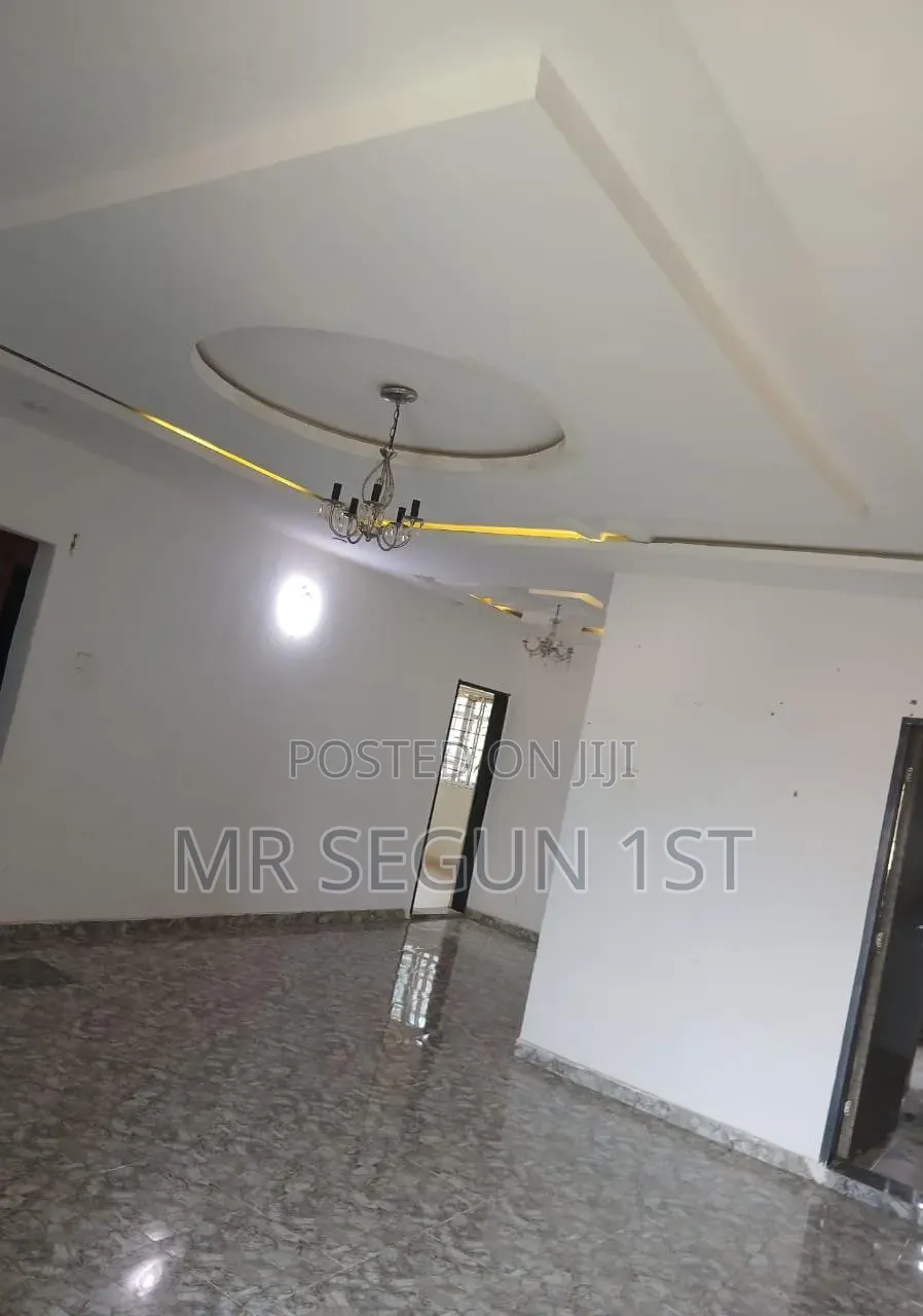 3bdrm Block of Flats in Akoto Estate, Ibadan for rent