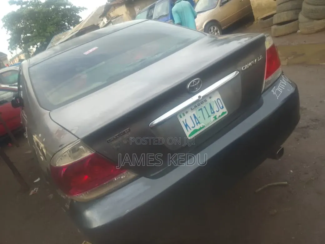 Toyota Camry 2005 Gray
