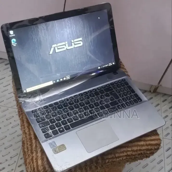 Laptop Asus F542UA 4GB Intel Core i3 HDD 500GB