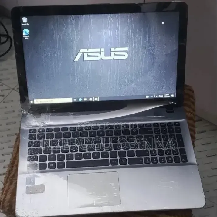 Laptop Asus F542UA 4GB Intel Core i3 HDD 500GB