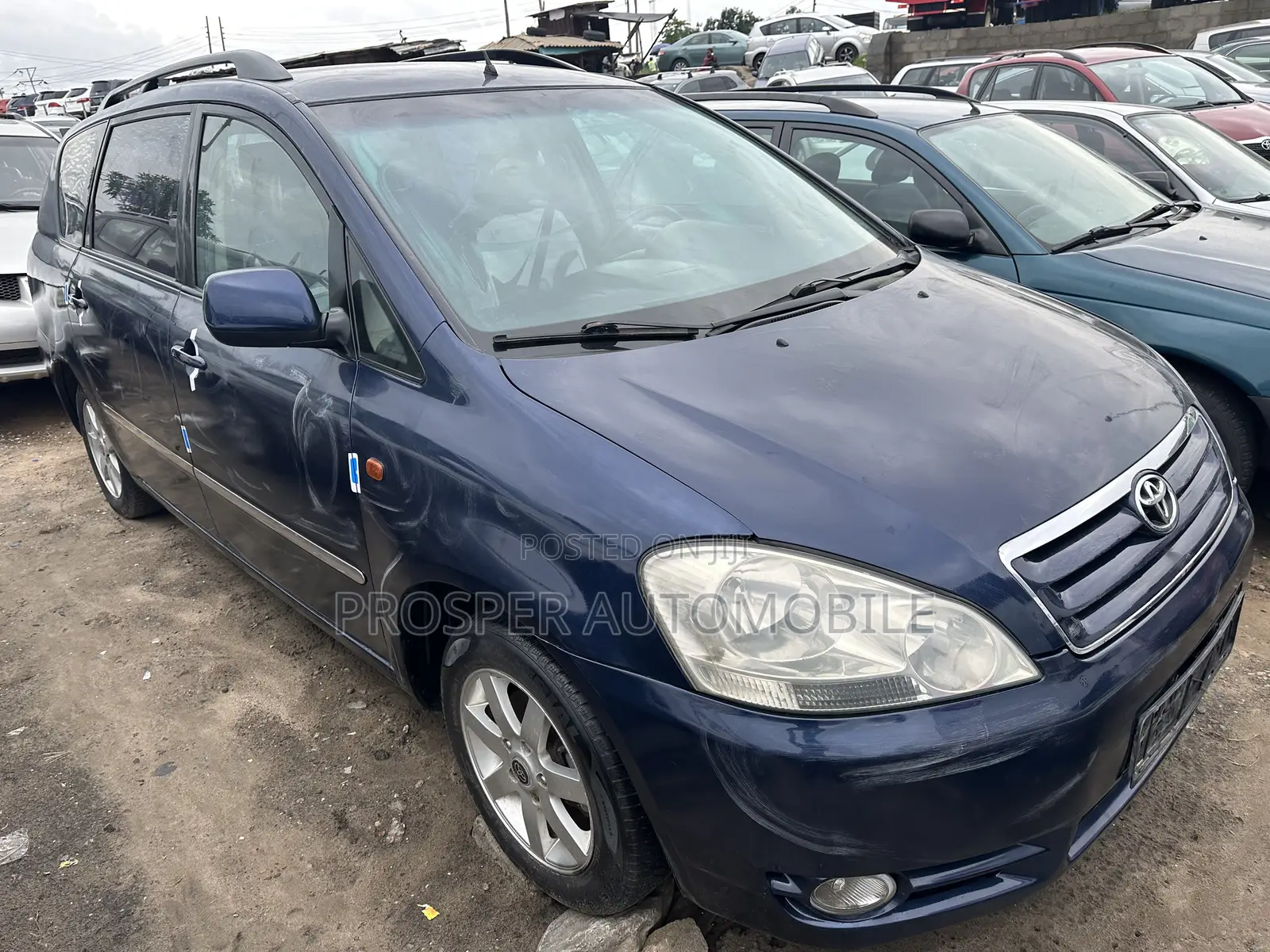 Toyota Avensis Verso 2.0 Petrol 2005 Blue