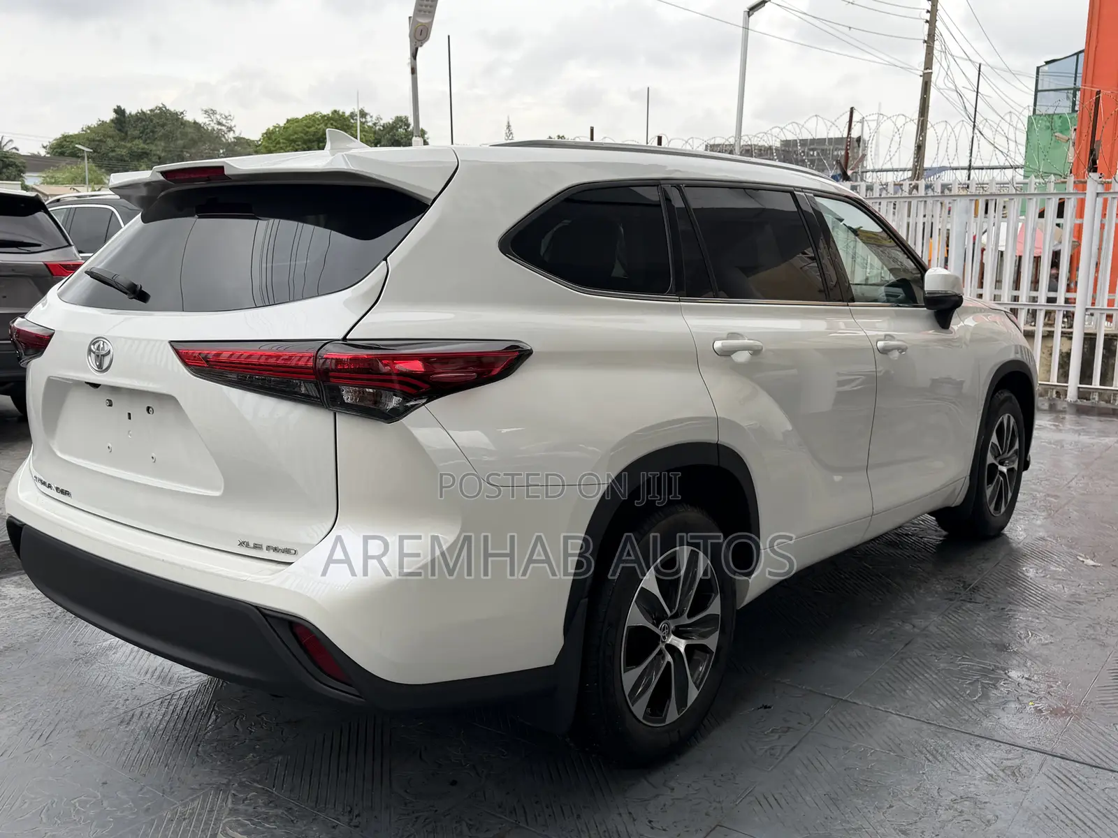 Toyota Highlander XLE AWD 2023 White