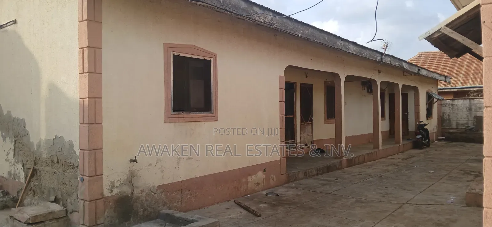 5bdrm Bungalow in Minna for sale
