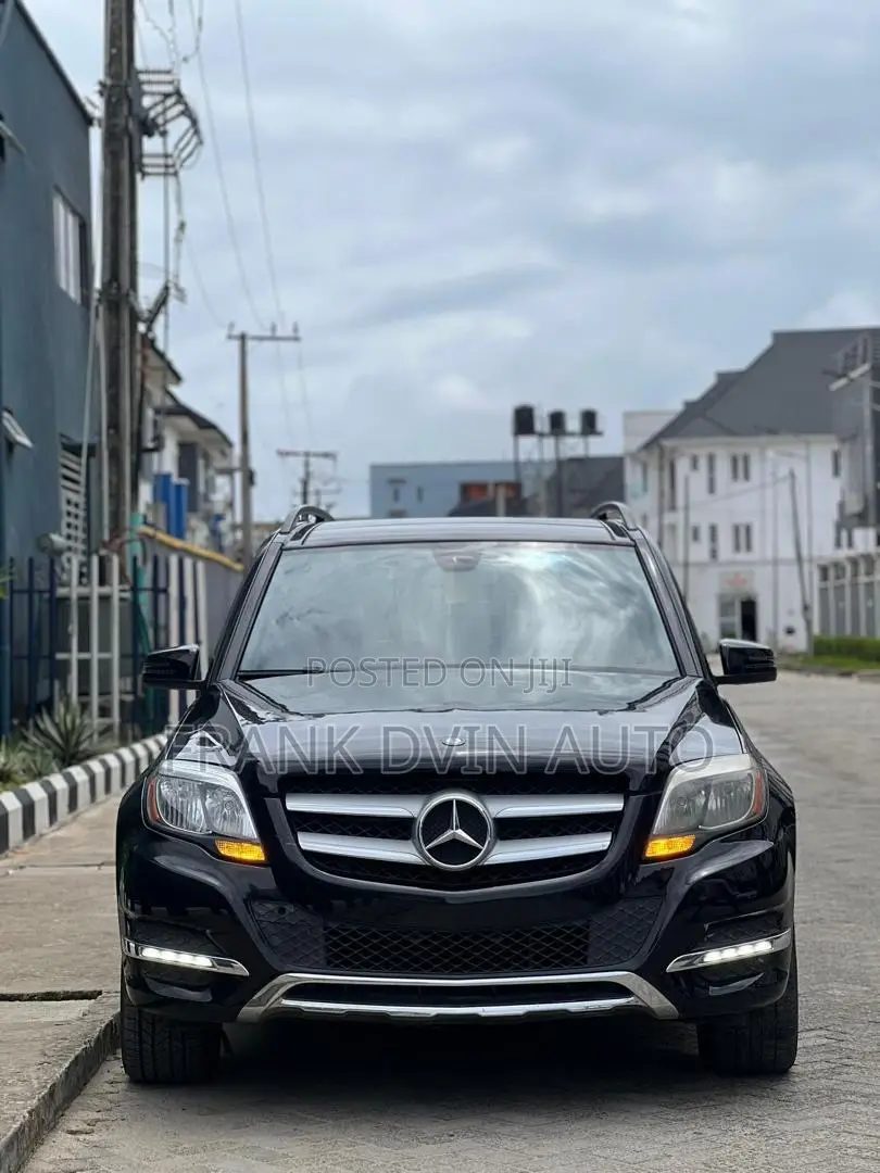 Mercedes-Benz GLK-Class Base GLK 350 4dr AWD 4MATIC (3.5L 6cyl 7A) 2015