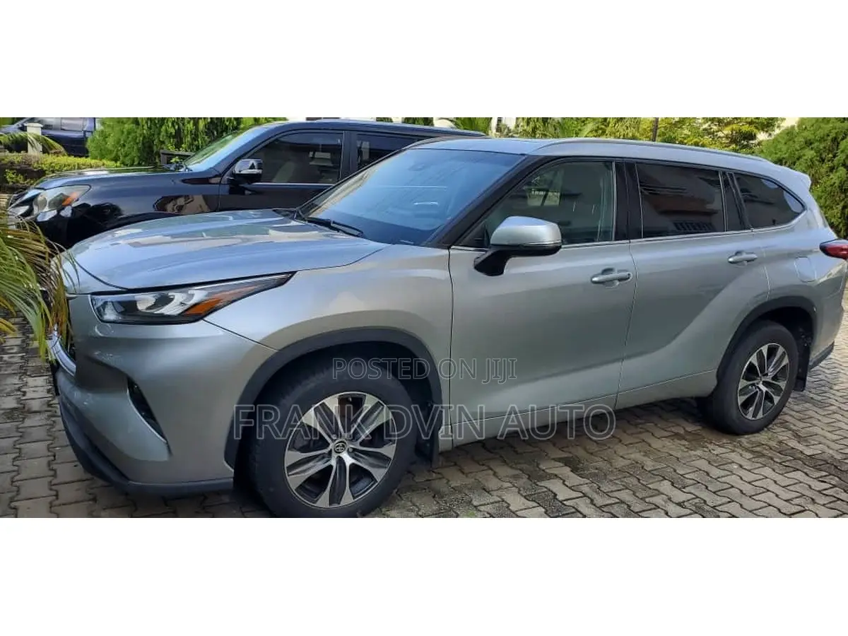 Toyota Highlander 2021 Gray