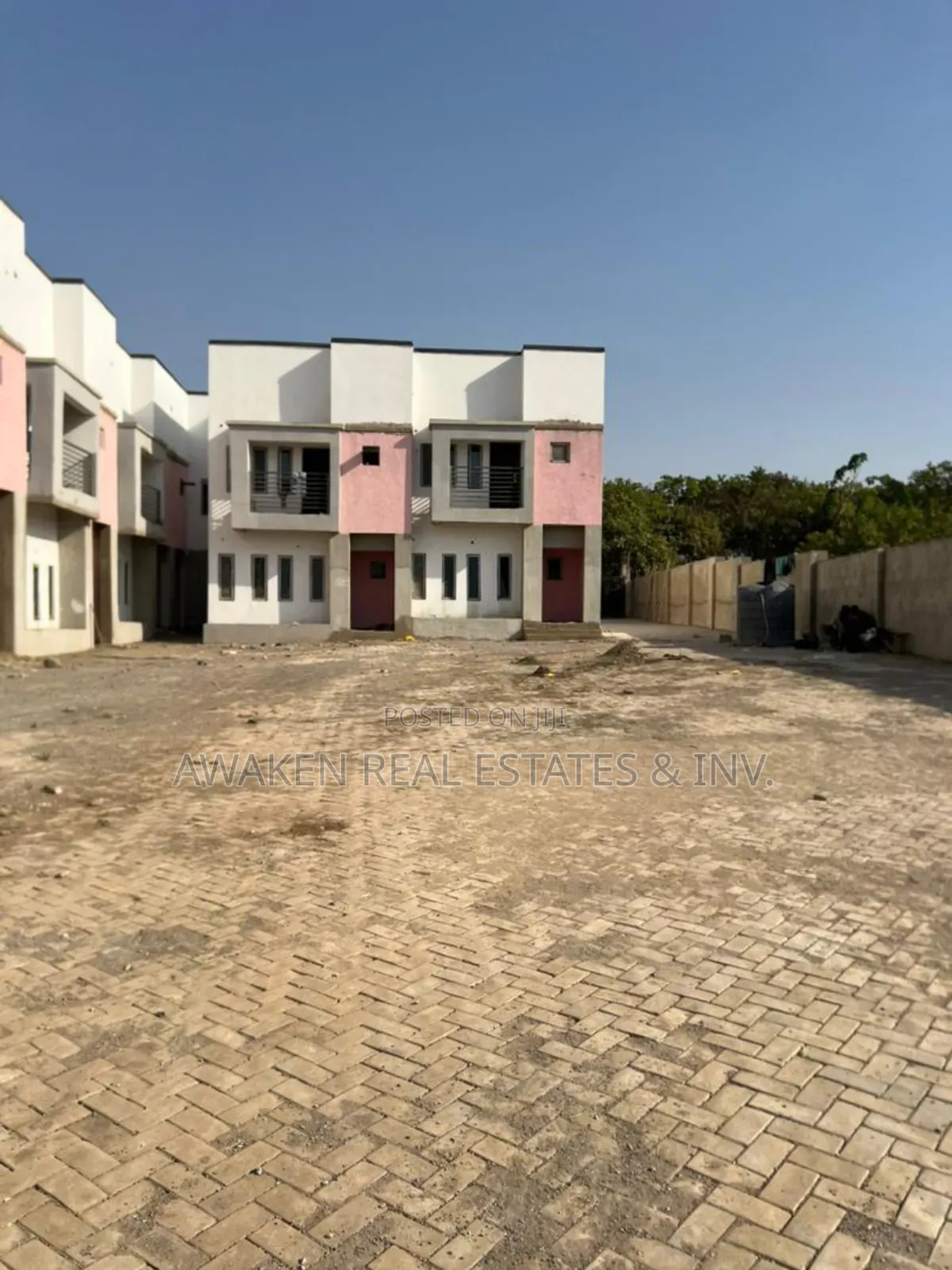 4bdrm Townhouse/Terrace in Kaura for sale