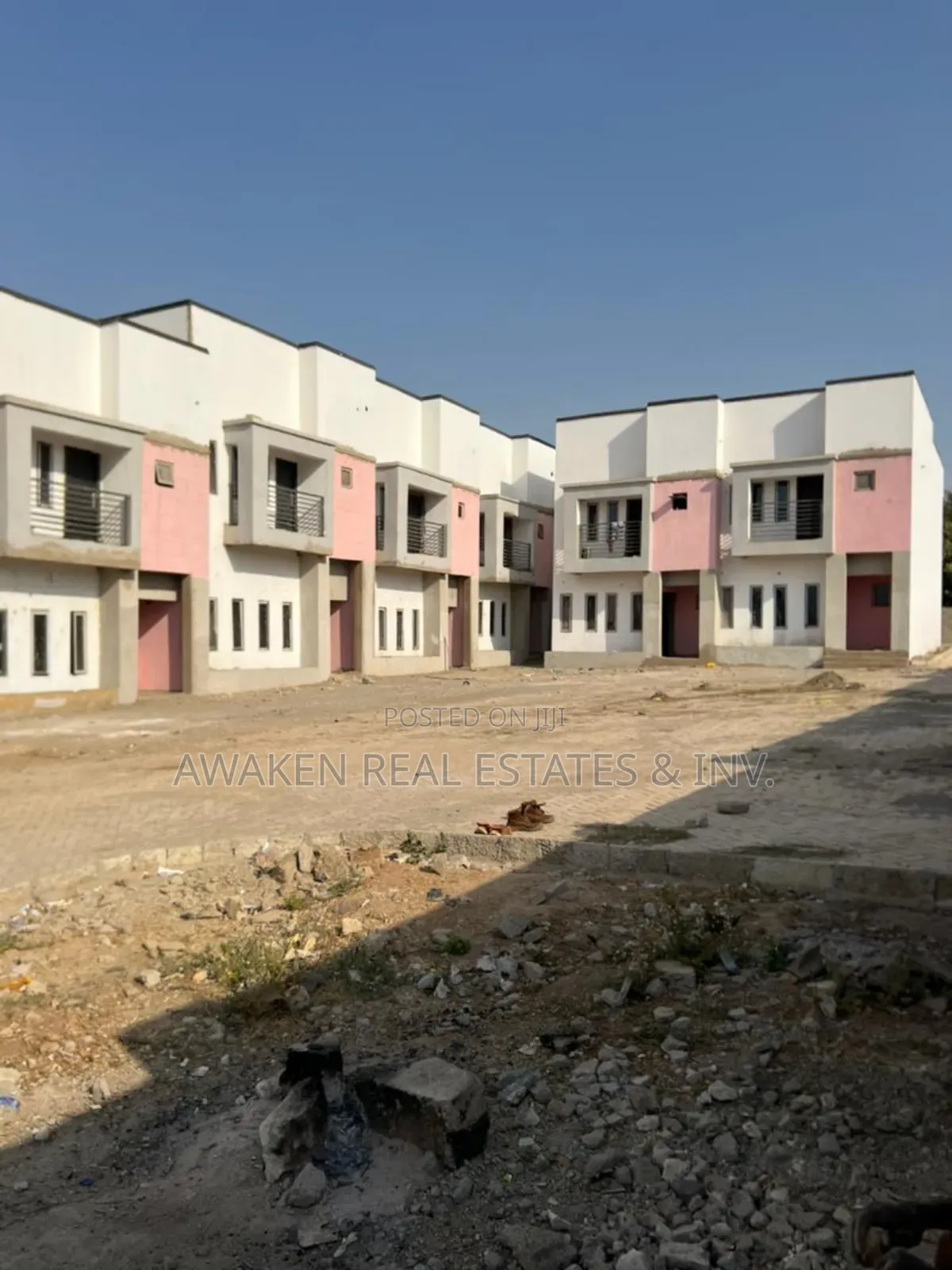 4bdrm Townhouse/Terrace in Kaura for sale