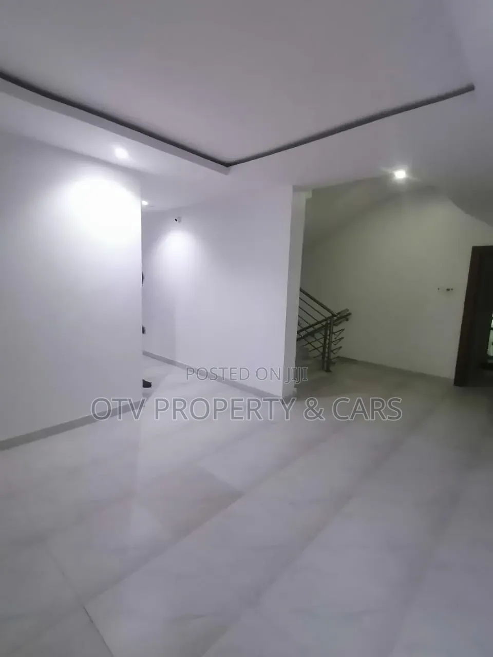 Furnished 3bdrm Apartment in Lekki Phase 1 for sale