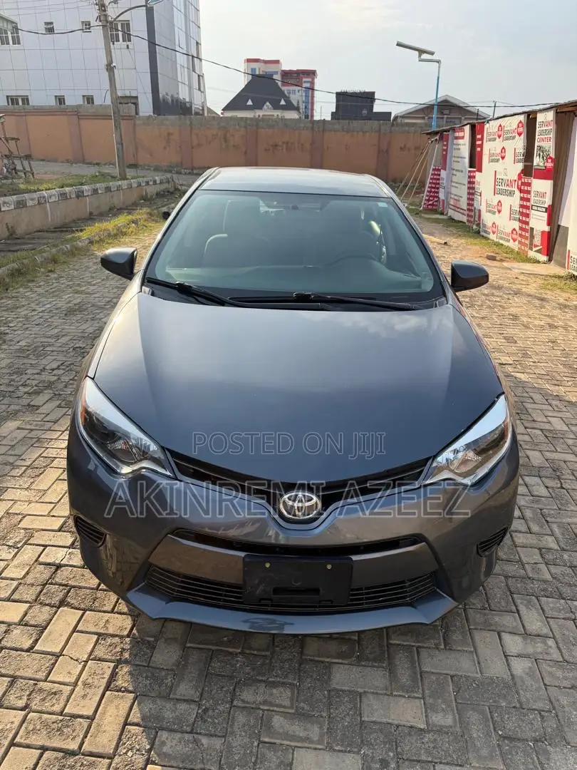 Toyota Corolla 2016 Gray