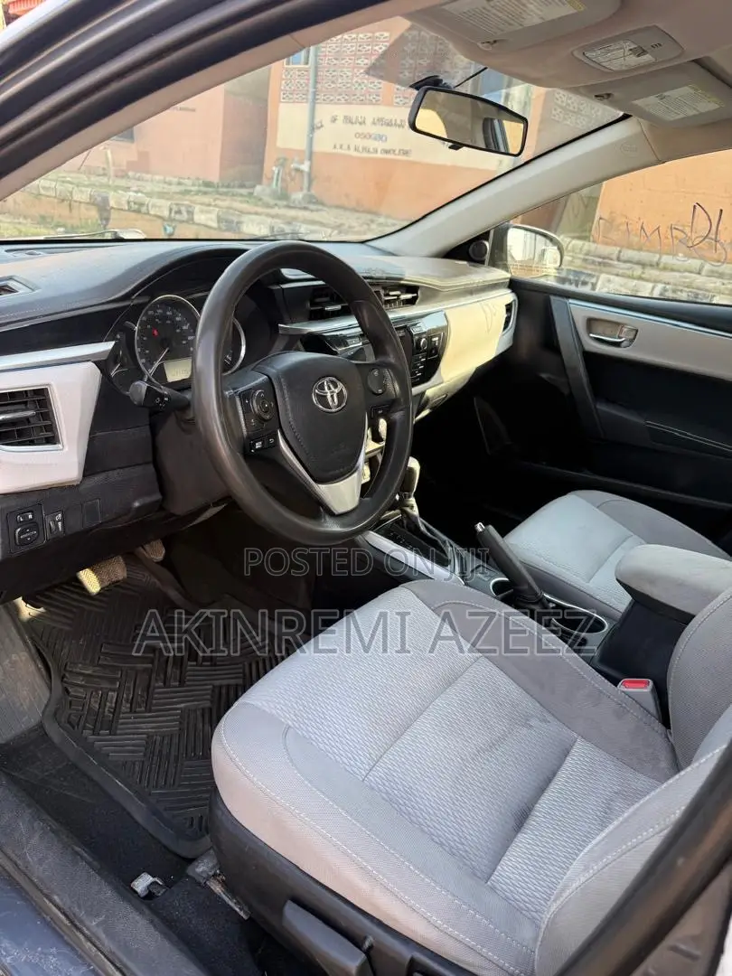 Toyota Corolla 2016 Gray