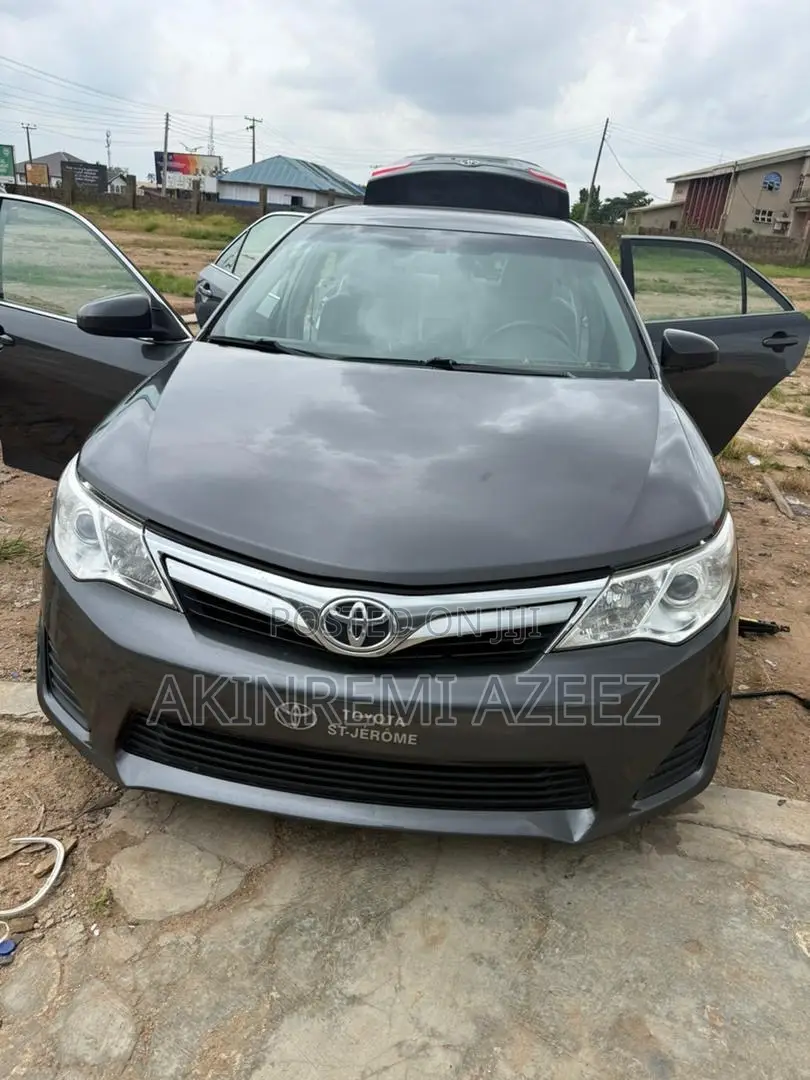 Toyota Camry 2014 Gray