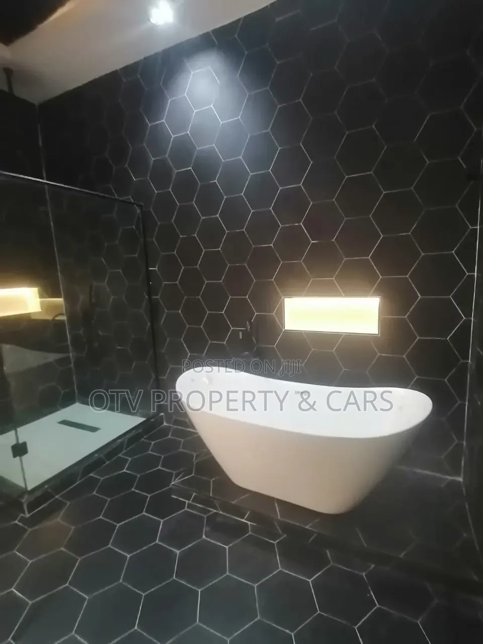 Furnished 5bdrm Duplex in Lekki Phase 1 for sale