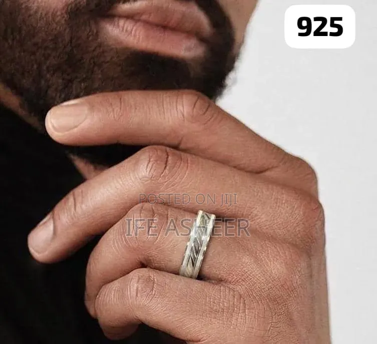 925 Men's Classic Glittering Wedding Band