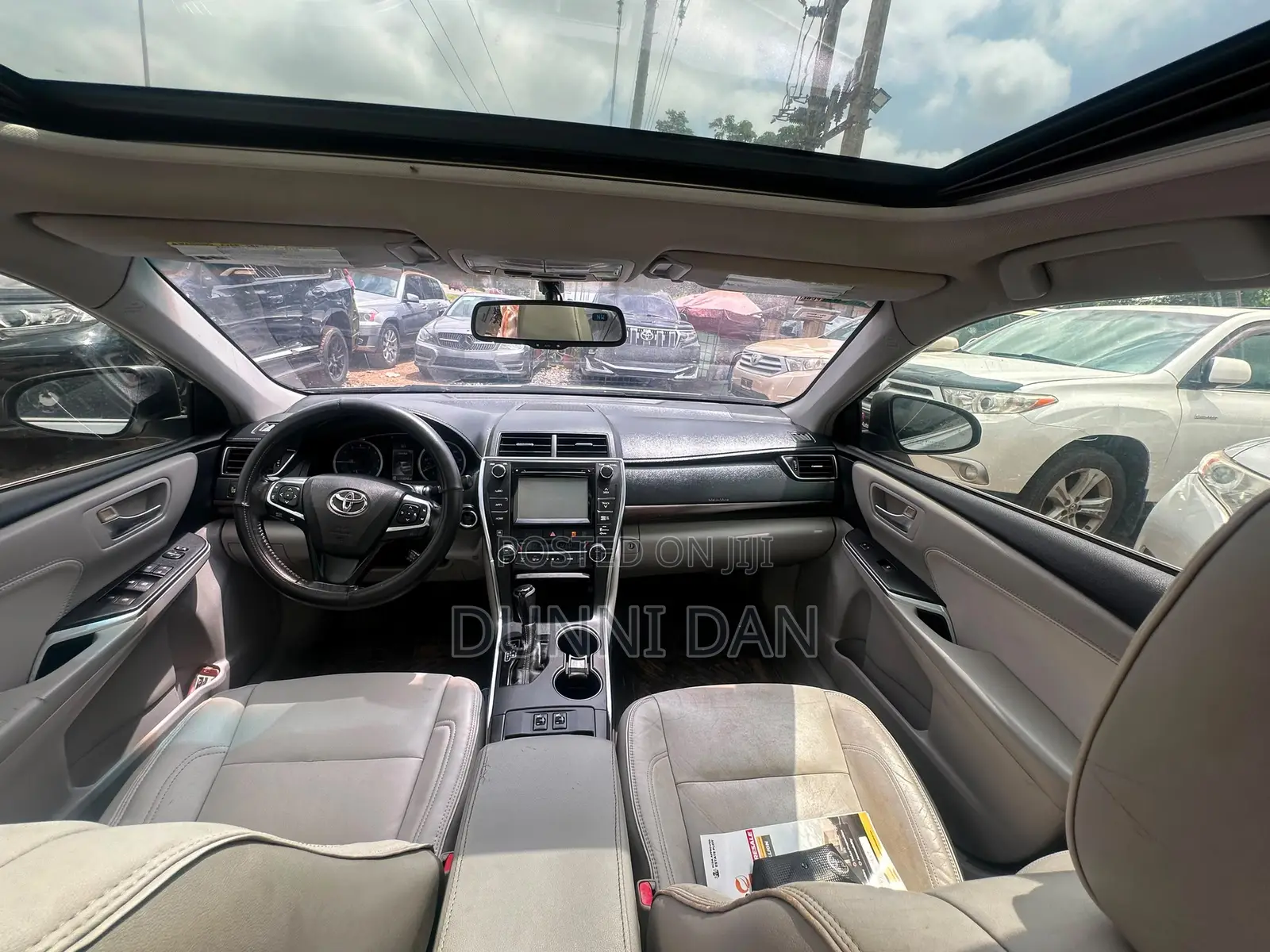 Toyota Camry XLE 4dr Sedan (3.5L 6cyl 6A) 2015 Silver